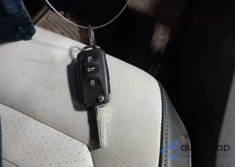 2016 Volkswagen Jetta 1.8T Sport z USA, uszkodzony, nr VIN 3VWD17AJ8GM237001